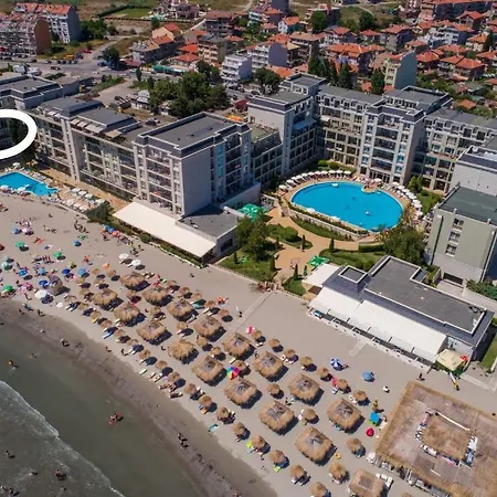 феста първа линия Апартамент Поморие