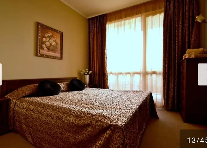 феста първа линия Апартаменты