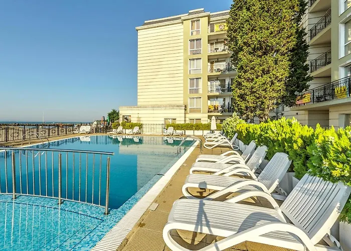 Апартаменты феста първа линия *